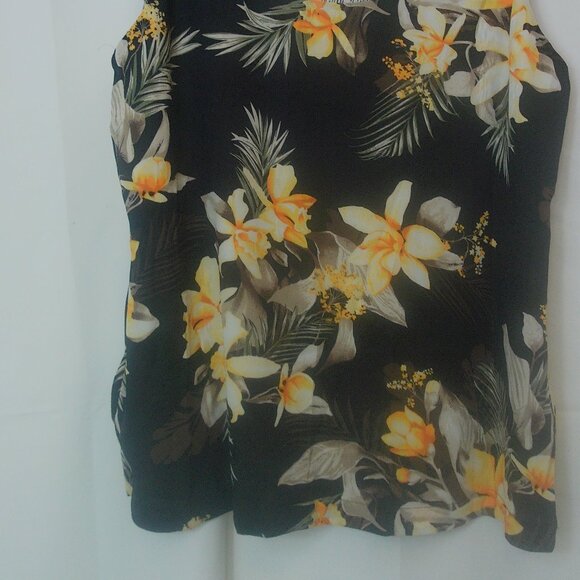 NWTS White House Black Market Black Floral V-Neck Cami Reversible SZ Med - Picture 4 of 6